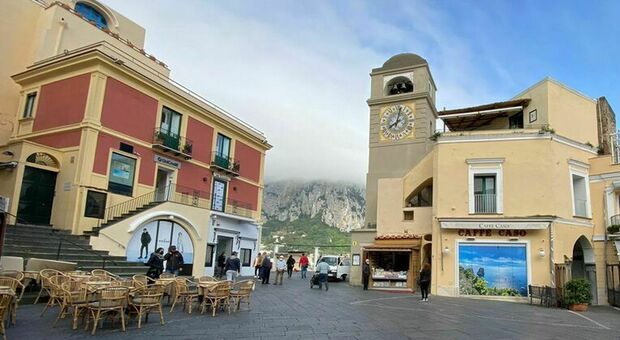 Restauro del campanile: la Piazzetta di Capri riavrà i suoi rintocchi