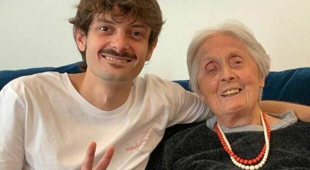 Lutto per Fabio Rovazzi, è morta la nonna: «Aveva un cuore grande come un palazzo»