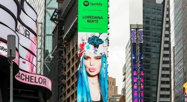 Loredana Bertè conquista New York, ecco perché c'è una sua gigantografia a Times Square