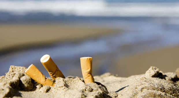 Anche Pesaro "smoking free": in arrivo il divieto per le sigarette in spiaggia