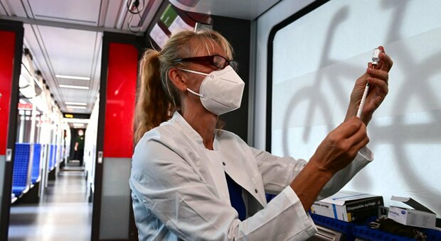 immagine I vaccini rallentano in Europa, allarme dell'Oms