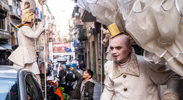 Carnevale a Napoli, festa a Forcella con animazione, spettacoli e teatrini