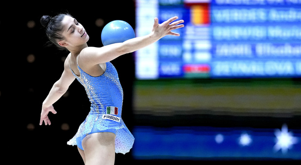 Ritmica, doppio oro per Sofia Raffaeli agli Europei di Baku: palla e clavette sono della marchigiana