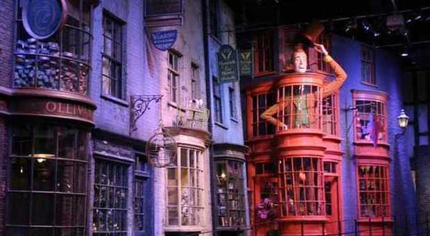Londra, visita alla "casa" di Harry Potter: il Warner Bros Studio