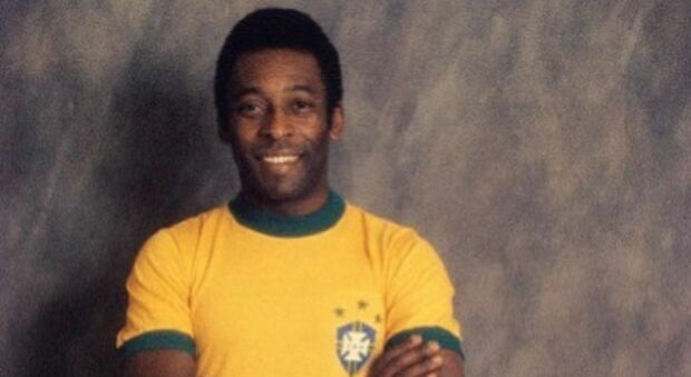 Pelé farà il tifo per il Brasile dall'ospedale: «Amici miei voglio ispirarvi, sono con voi» e spunta il post Instagram
