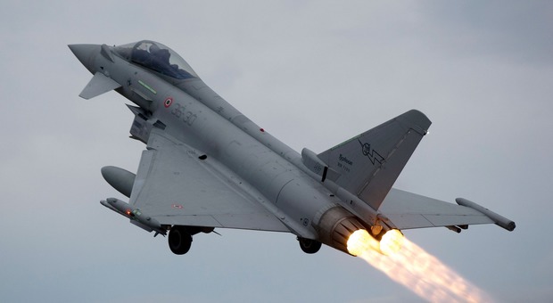 Eurofighter dell'Aeronautica militare intercettano Airbus sospetto