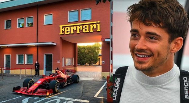 Una Ferrari in giro per la città: Leclerc a Maranello a bordo della sua SF1000