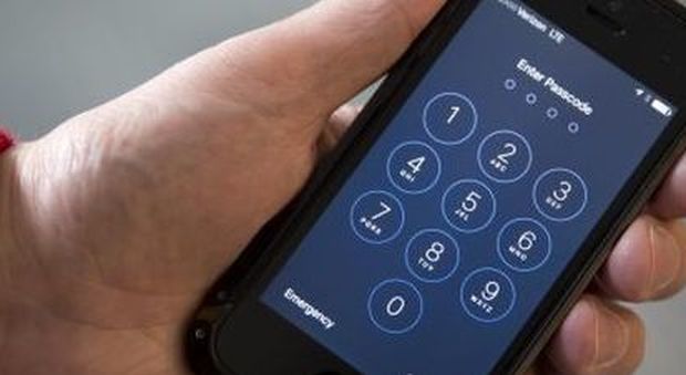 Fbi, speso oltre un milione di dollari per sbloccare l'iPhone nelle indagini