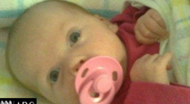 Il piccolo Ebony, morto a 4 mesi per le botte dei genitori