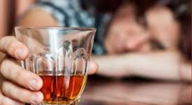 Allarme alcolismo: sono 1.400 i pazienti in cura, sempre di più i giovani