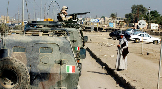 Iraq, la Difesa: «Non c'è una strategia dell'Isis contro gli italiani» Serie le condizioni di 4 dei 5 feriti