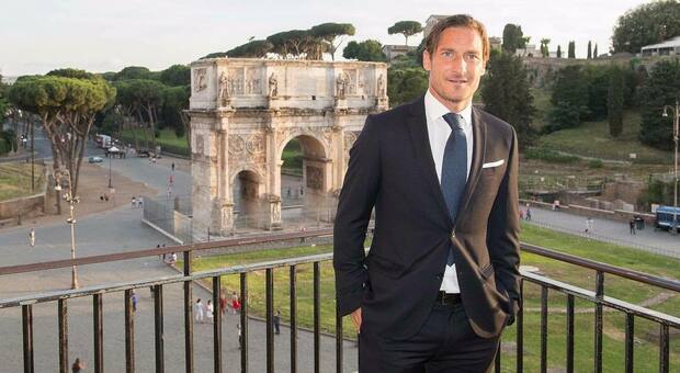 Francesco Totti diventa agente sportivo domiciliato, ma l'indagine Figc prosegue: ecco cosa è successo