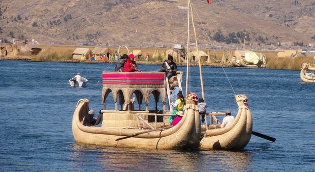 In Perù tra le bellezze archeologiche e le barche in giunco del Titicaca