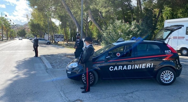 Evade dai domiciliari e semina la paura a Pescara: doppio arresto