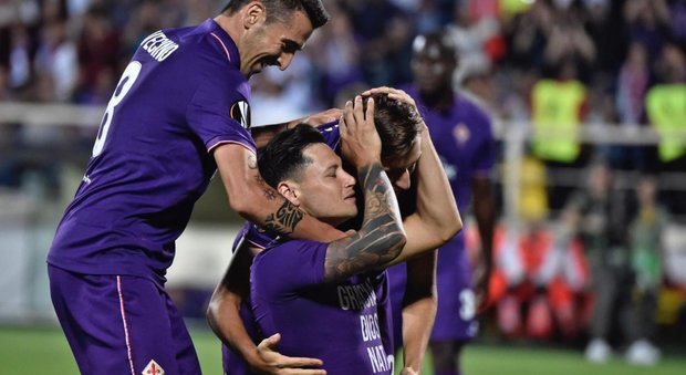 Fiorentina-Qarabag 5-1: viola a valanga. Zarate, doppietta e lacrime per la moglie