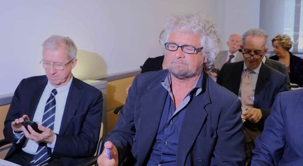 Caso Achille, Grillo spunta all'assemblea di Ferrovie Nord: "Chi ha sbagliato se ne deve andare"