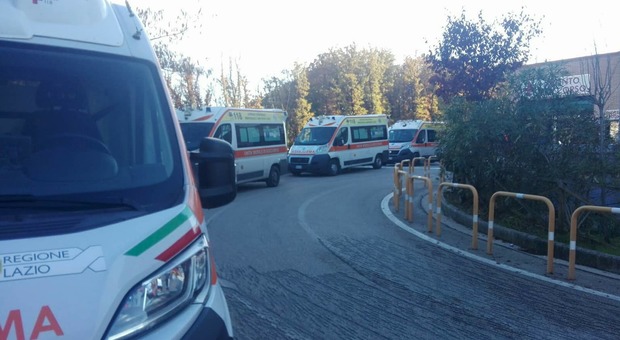 Ambulanze in fila: arrivano nuove barelle nei pronto soccorso ciociari Ma mancano i posti letto