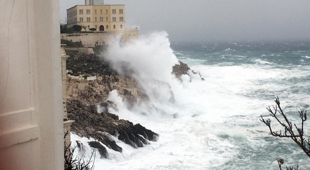 Pasquetta, previsioni meteo: allerta gialla in Puglia, con venti forti e mareggiate