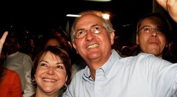 Antonio Ledezma (a destra) con la figlia Vanessa