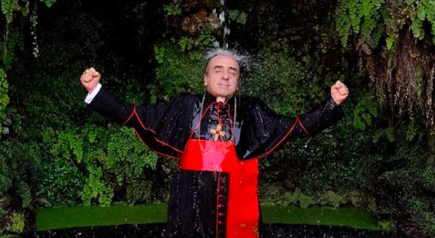 Paolo Sorrentino taglia una scena in "The New Pope", per motivi scaramantici: il Cardinal Voiello festeggiava lo scudetto del Napoli