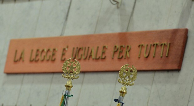 Ue a Italia, giustizia lenta e conflitto d'interessi nei media