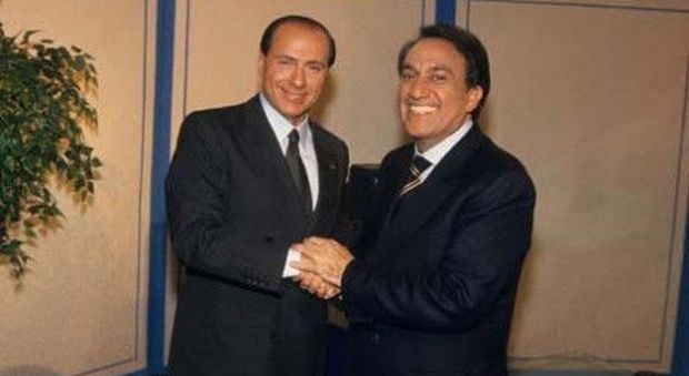 Fede amaro: "Berlusconi non mi ha invitato al compleanno. Per fortuna la Pascale non c'è..."