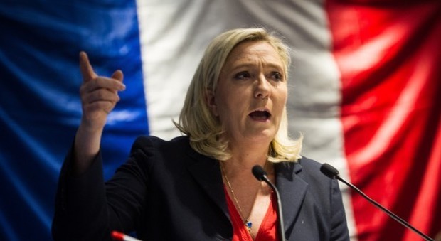 Marine Le Pen, incriminata la capo di gabinetto: fermati bodyguard e assistente