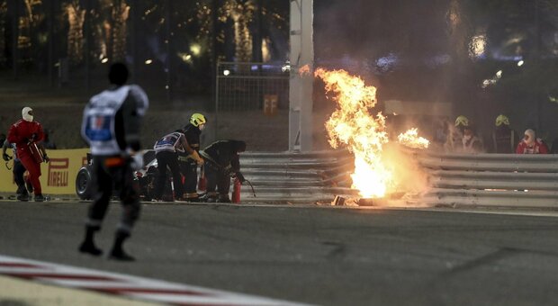 Nel GP della paura per Grosjean, sopravvissuto tra le fiamme, il dominio di Hamilton