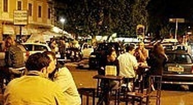 Roma, caos tavolino selvaggio, inchiesta a Ponte Milvio: altri 15 ristoranti coinvolti