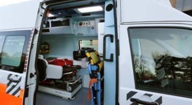 https://statics.cedscdn.it/photos/MED/53/23/8425323_19082819_ambulanza_ultimissime_news_cosa_succcesso_oggi.jpg