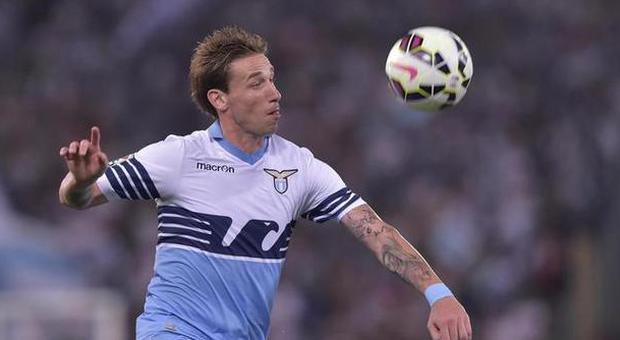 Lazio, Biglia infortunato al ginocchio: ​per l'argentino stagione praticamente finita