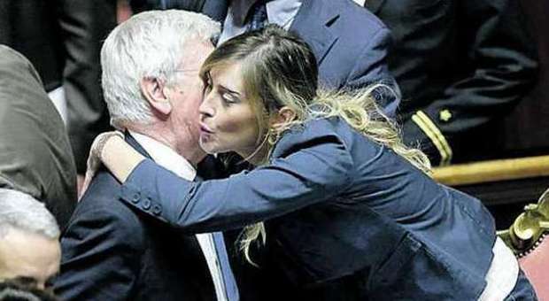 Senato, dopo le risse, i baci palazzo Madama il reality all’italiana