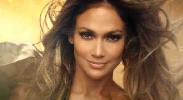 Jennifer Lopez, il segreto di bellezza è la dieta vegana