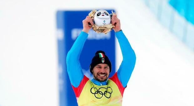 Pechino 2022, l'ottava meraviglia italiana è di Omar Visintin: bronzo nello snowboard cross