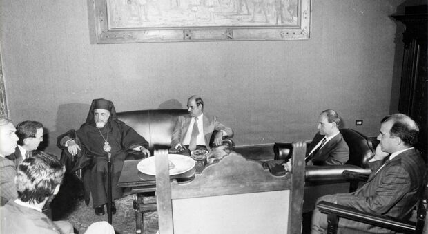 L'incontro in Comune tra l'arcivescovo di Gerusalemme e il rappresentante in Italia dell'Olp promosso dall'allora sindaco di Rieti, Paolo Tigli