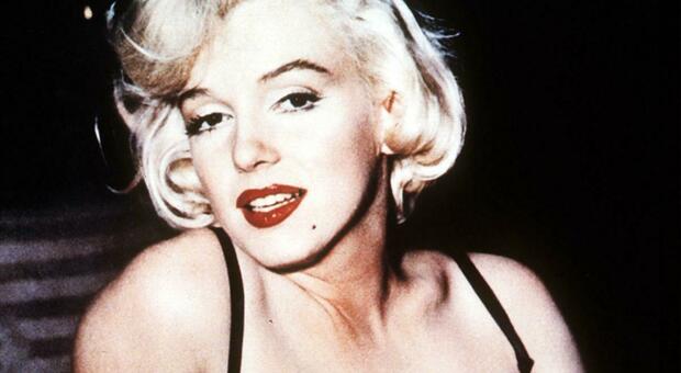 Loculo vicino a Marilyn Monroe venduto all'asta per quasi 200mila euro: «Starle vicino nella morte è il sogno della mia vita»