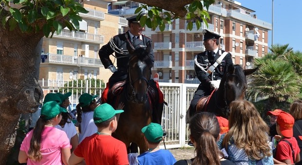 Ostia, bullismo, social network, educazione stradale: carabinieri a scuola per insegnare la legalità