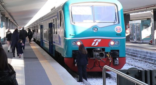 Narcotizzavano passeggeri sul treno Napoli-Roma e li derubavano: 4 arresti