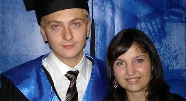 Garlasco, 10 anni fa l'omicidio. La madre di Chiara: "Basta riflettori, voglio ricordarla nell'intimità"