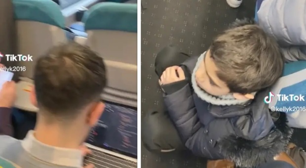 «Mio figlio seduto per terra nel treno: nessuno gli ha ceduto il posto»: mamma indignata su Tiktok, ma viene sommersa dalle critiche