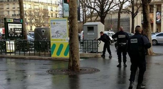 Parigi, voci di una sparatoria al Trocadero: falso allarme
