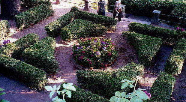 I giardini di palazzo del Drago a Bolsena