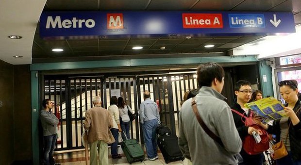 Atac, dal 18 ottobre al 30 novembre la metro chiuderà alle 22.30 da domenica a venerdì