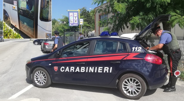 I carabinieri trovano coca e spinelli: in tre nei guai