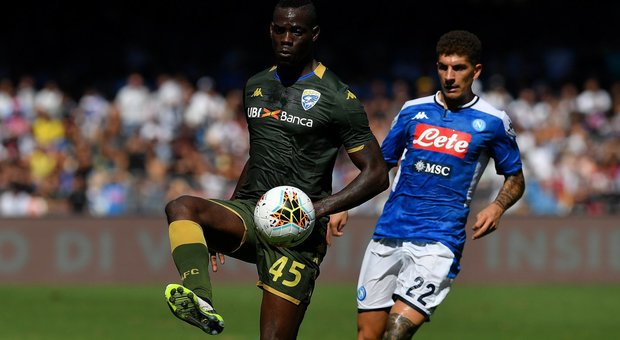 Balotelli spaventa il Napoli ma gli azzurri vincono 2-1