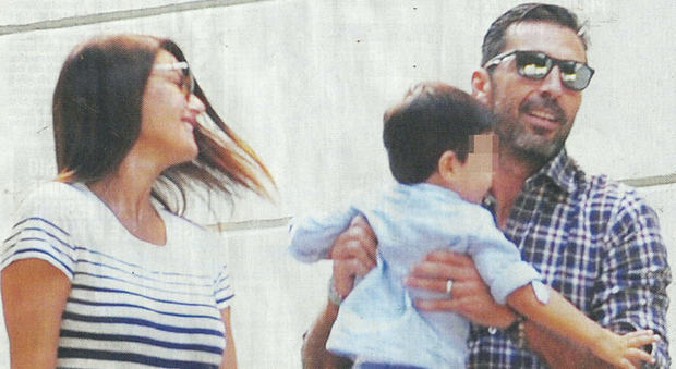 Ilaria D'Amico, Gigi Buffon e il figlio Lorenzo Mattia a Torino
