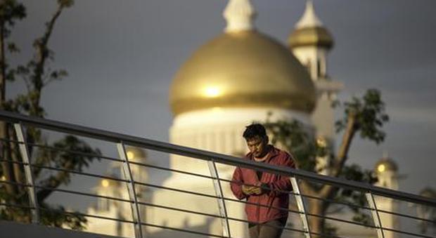 Sesso gay punito con la morte per lapidazione: la legge entrata in vigore in Brunei