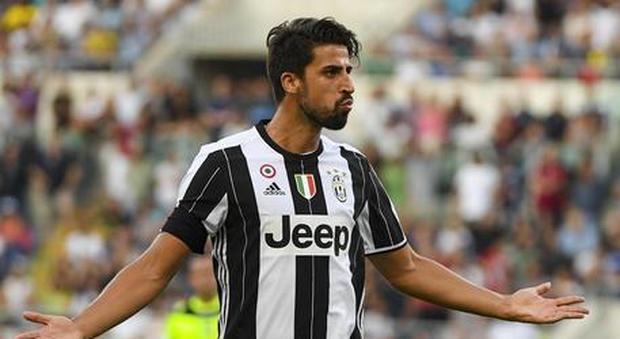 Juventus, Khedira operato: previsti 3 mesi per il recupero