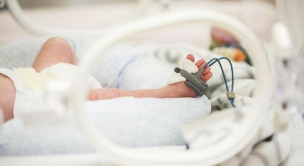 Mamma partorisce, la neonata muore: «Niente cesareo, torno a casa con una bara». Il drammatico post su Fb
