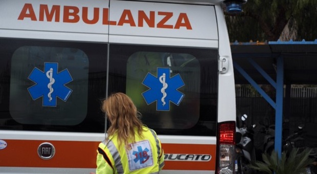 Malore a scuola mentre è in bagno: 13enne salvato a Palermo da un'ambulanza di passaggio